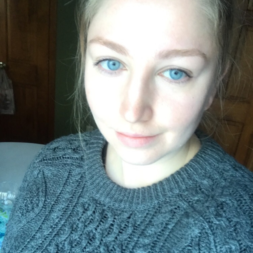 Meet your Posher, Lara